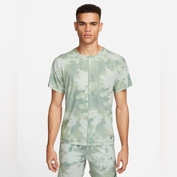 Nike Dri-FIT Men’s All Over Print Short-Sleeve Yoga Shirt - Picture 1 of 10